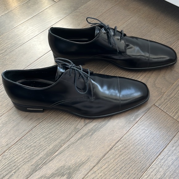 Prada Smooth Leather Lace-Up Dress Shoes with Toe Cap Detail - Picture 2 of 9